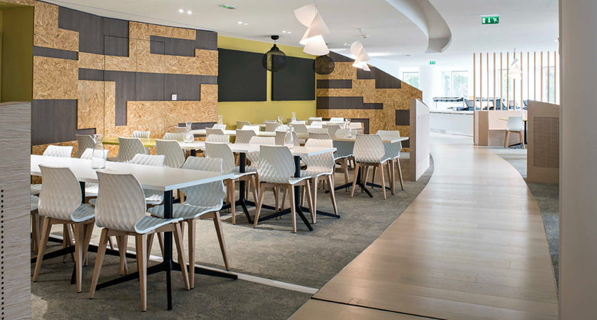 Uni 562 – profesionálna stolička HoReCa, dostupná vo viacerých farbách