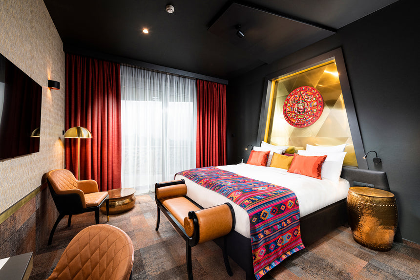 Reštauračná stolička Charla s voliteľným čalúnením a morením