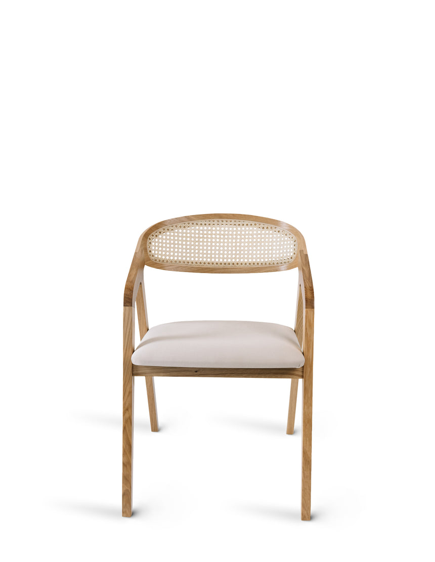 Jedálenská stolička s rámom C - s voliteľným čalúnením/morením