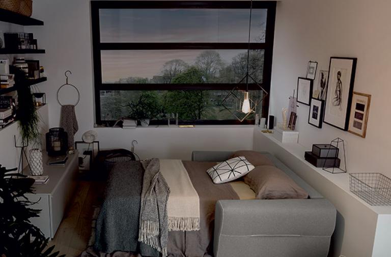 Yves kanapéágy nyitott, franciaágy pozícióban