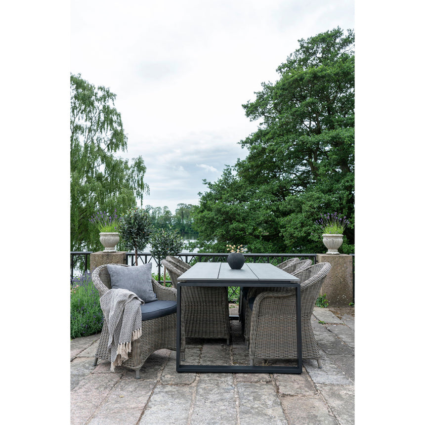 Jedálenský stôl v Denveri