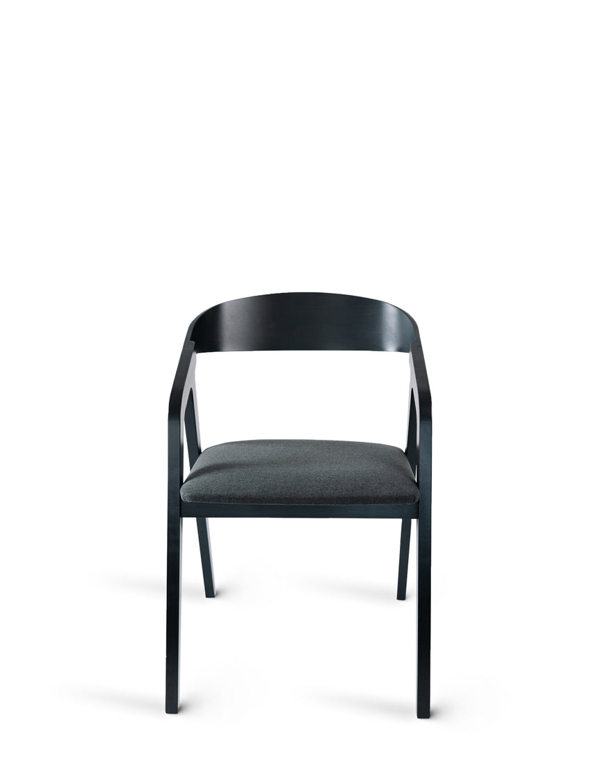 Jedálenská stolička s rámom - s voliteľným čalúnením/morením