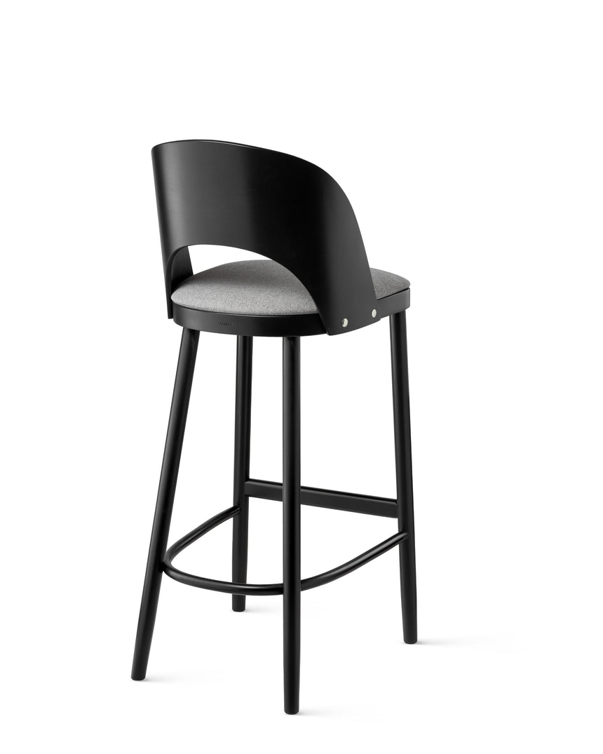 Drevená BST-1411 – moderná barová stolička pre catering