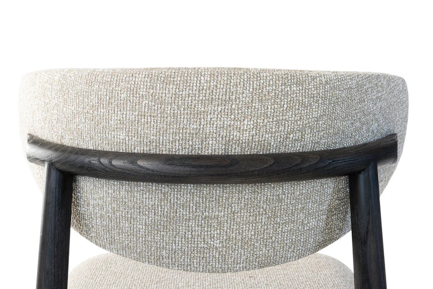 Stolička Nara, dostupná vo viacerých farbách