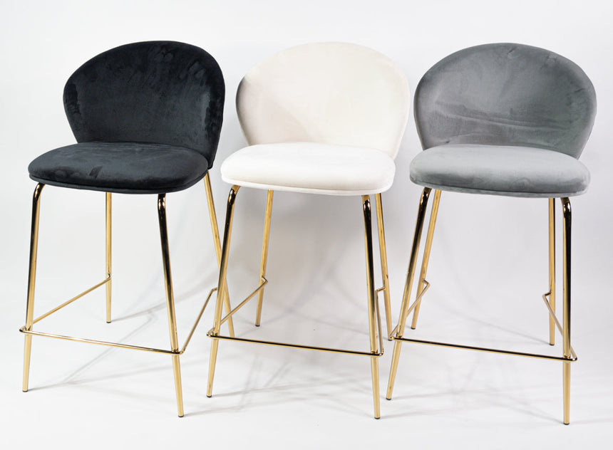 Pohodlná barová stolička KL Lily 65 cm v čiernej farbe