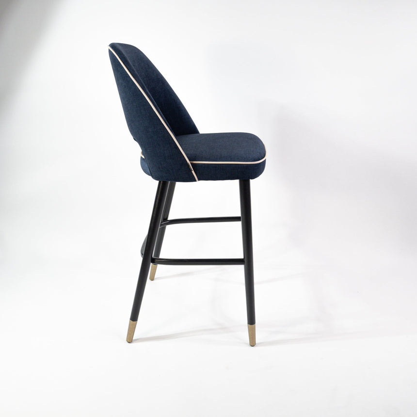 Barová stolička SUN II – moderný dizajn s profesionálnym pohodlím