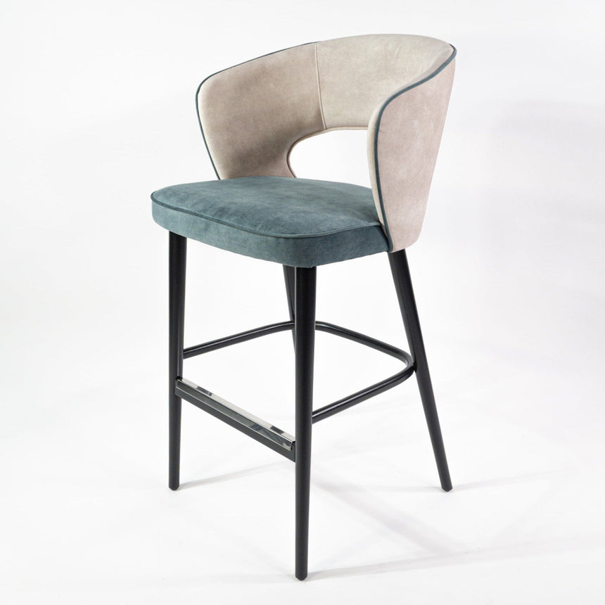 Barová stolička SIGMA II – profesionálne pohodlie a moderný dizajn