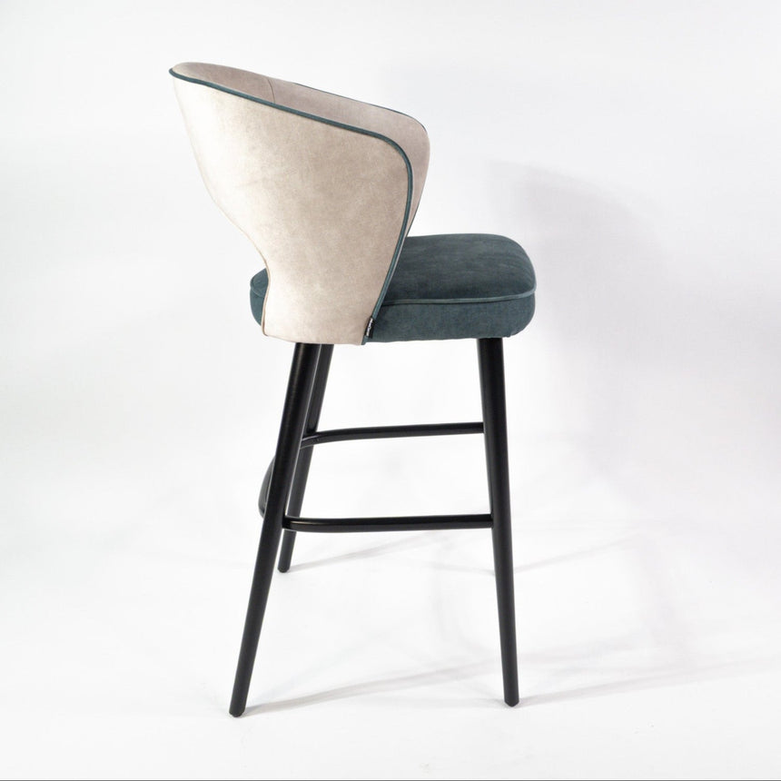 Barová stolička SIGMA II – profesionálne pohodlie a moderný dizajn