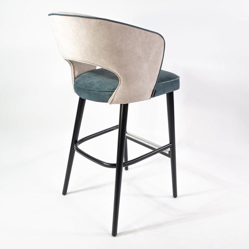 Barová stolička SIGMA II – profesionálne pohodlie a moderný dizajn