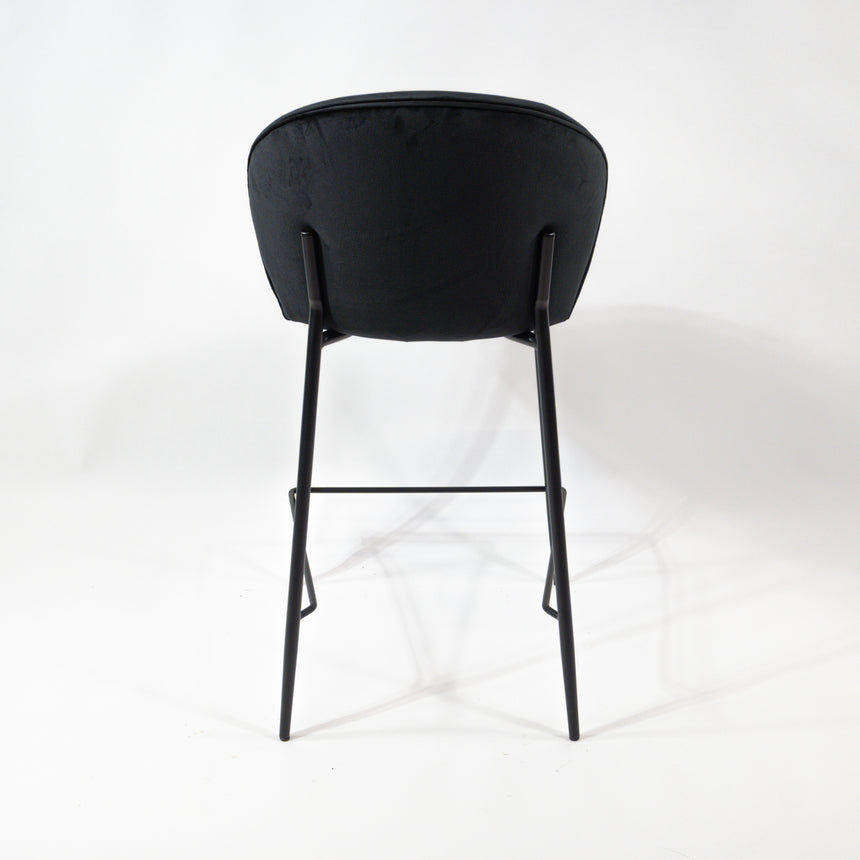 Pohodlná barová stolička KL Lily 65 cm v čiernej farbe s čiernym rámom