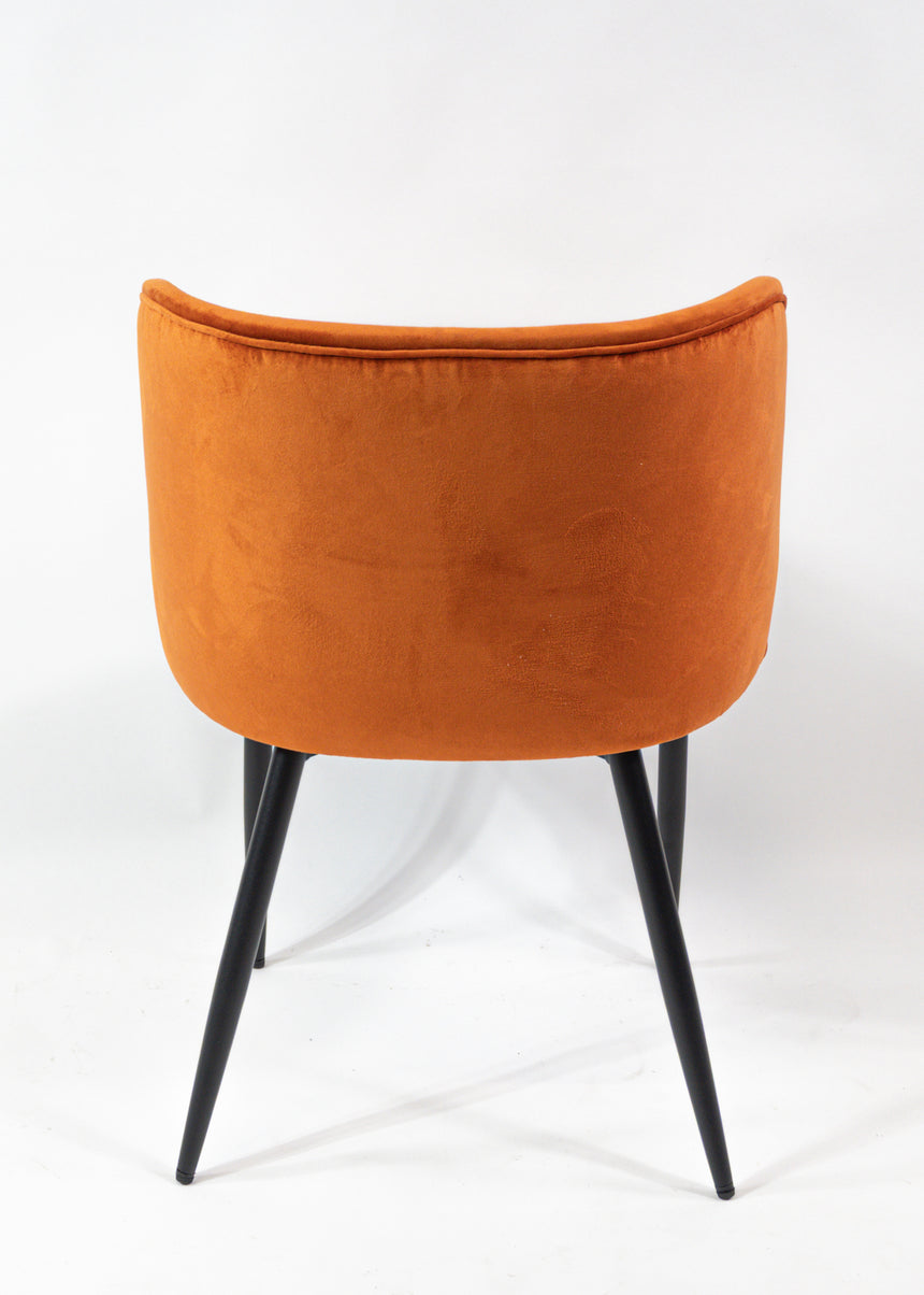 KL Violet spevnená jedálenská stolička – oranžová alebo vo zvolenej farbe, limitovaná edícia
