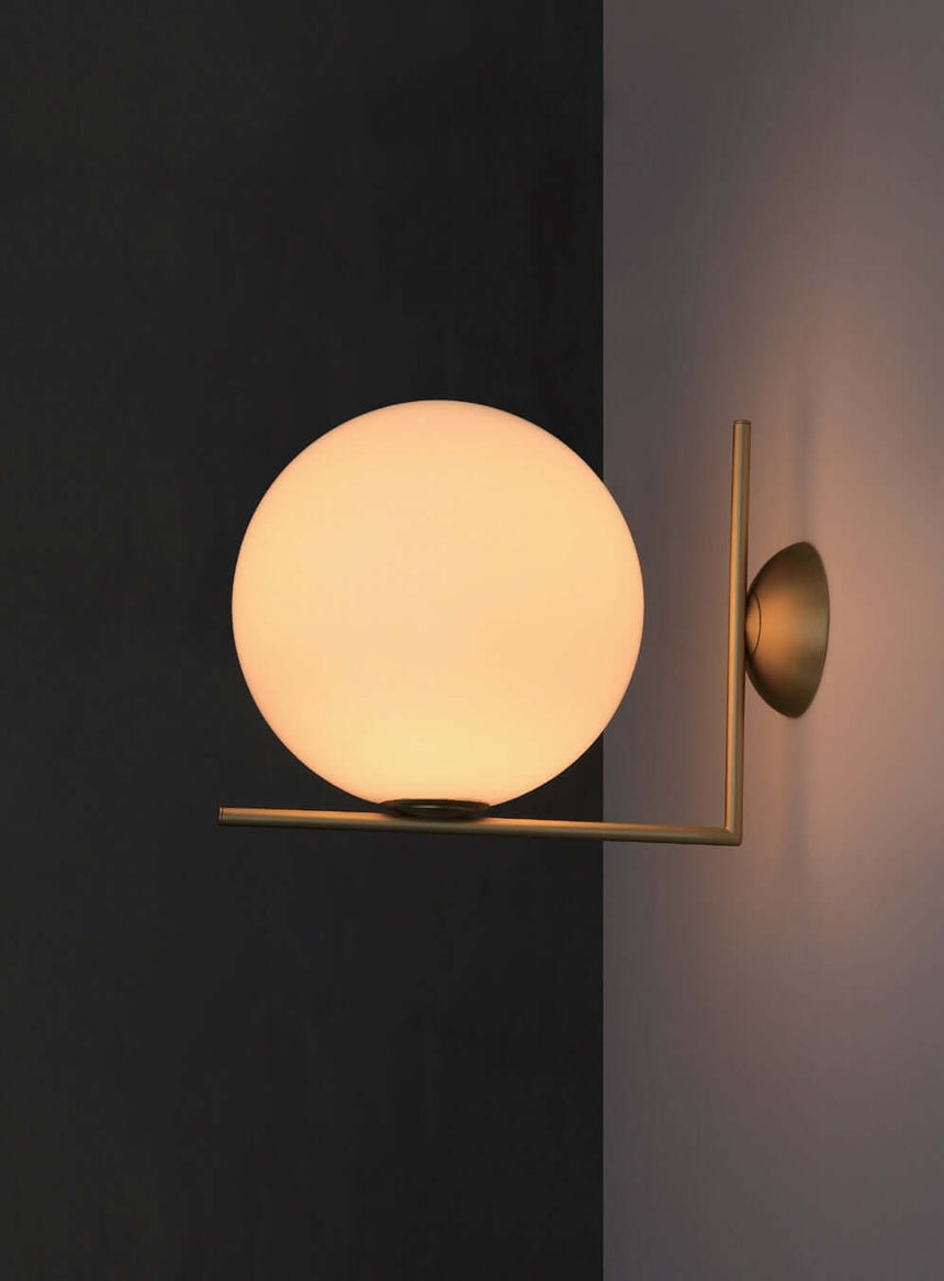 Nástenná lampa Halm 20 – mosadzná