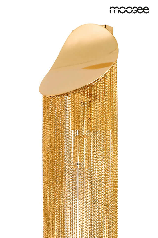 Nástenná lampa Lambada so zlatými retiazkami