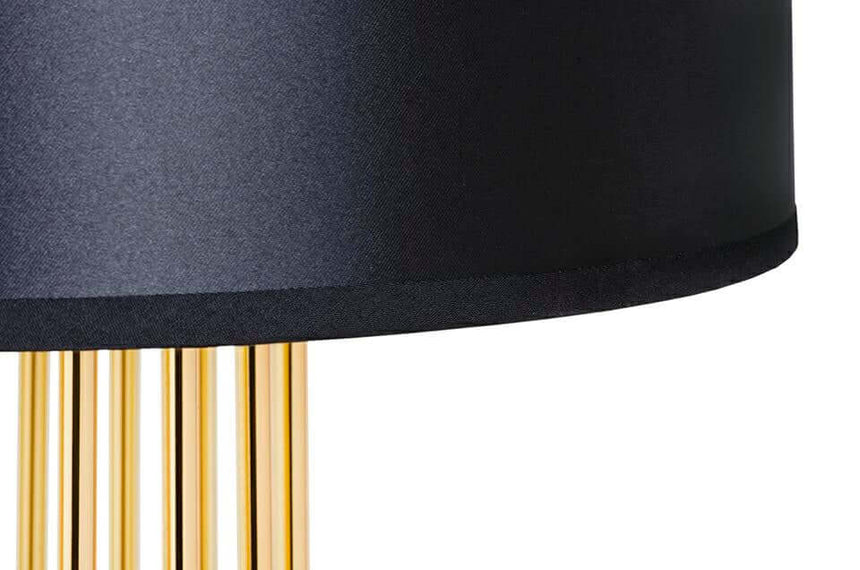 Stojaca lampa Holmes Straight zlatá s čiernym tienidlom – kovová