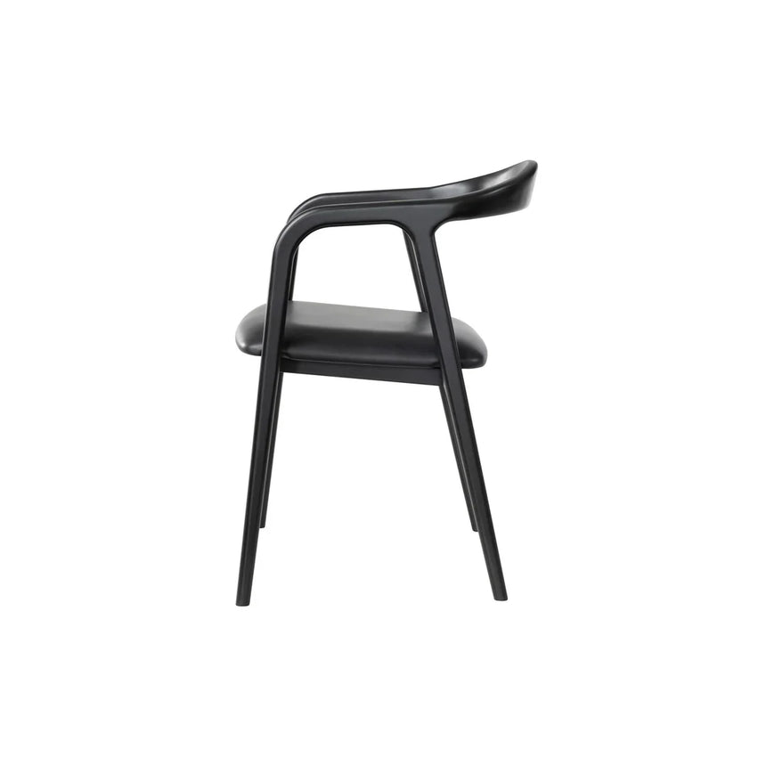 Stolička Noel, dostupná vo výbere farieb