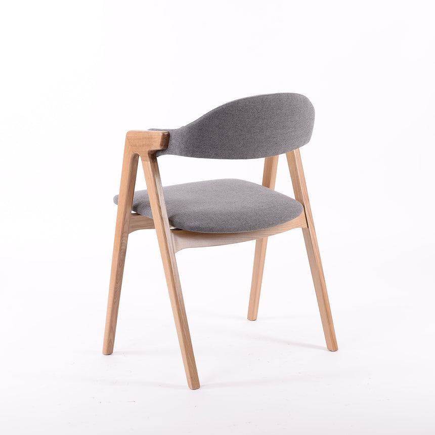 Jedálenská stolička Logan - voliteľné čalúnenie/morenie