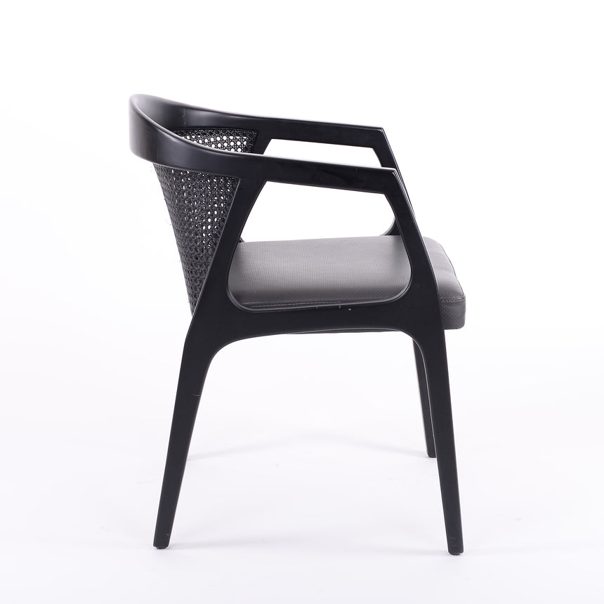 Jedálenská stolička Luxor - voliteľné čalúnenie/morenie