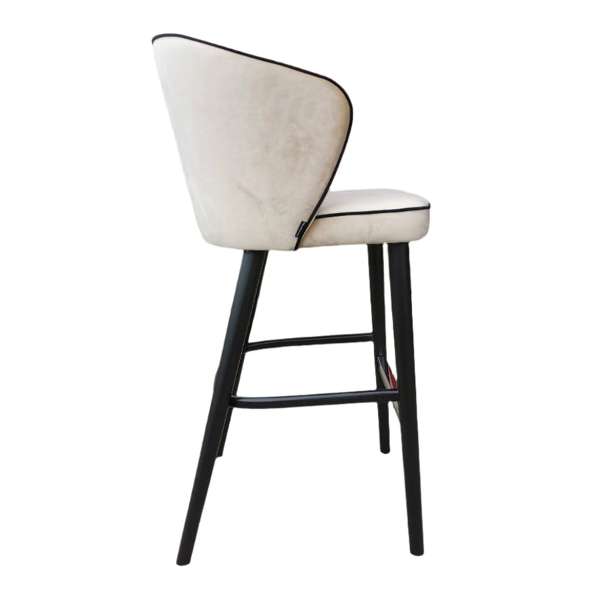 Barová stolička SIGMA I do reštaurácie – čistý dizajn s profesionálnym pohodlím