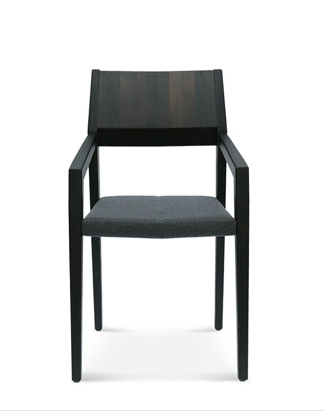 Drevená reštauračná stolička Arcos B-1403