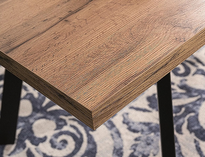 Tehlový jedálenský stôl