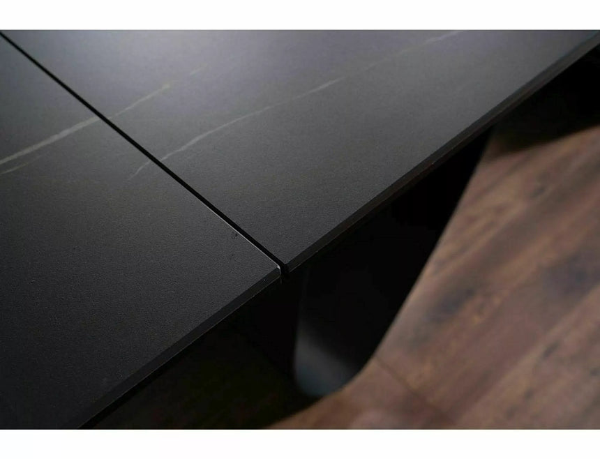 Keramický jedálenský stôl Salvadore