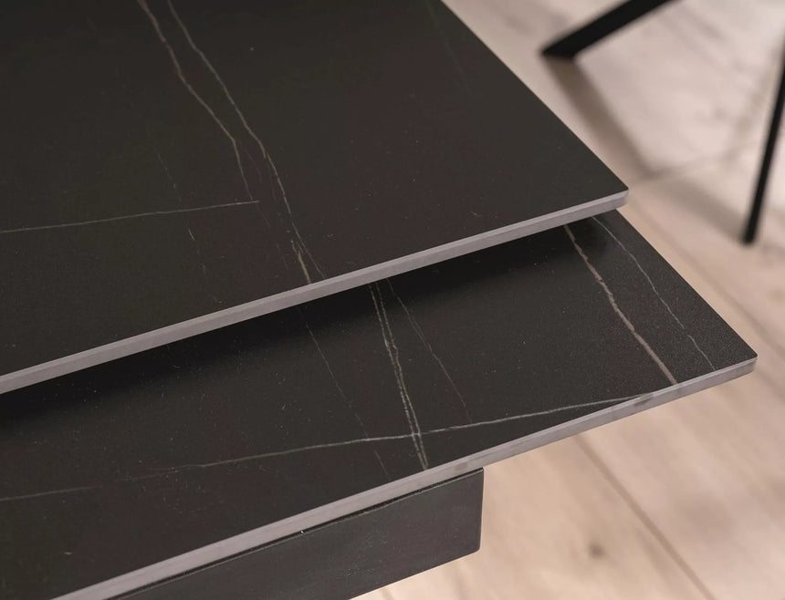 Jedálenský stôl Genesis