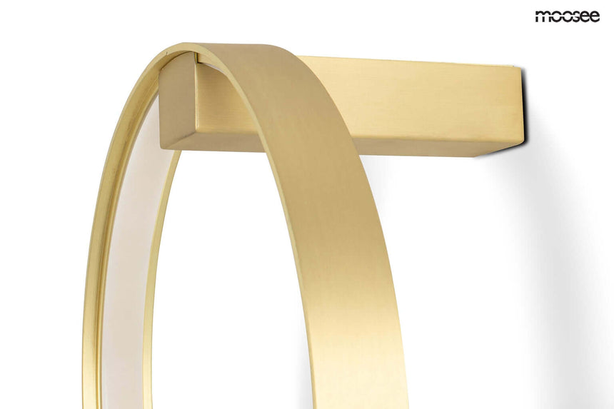 31. Nástenná lampa Circle zlatá