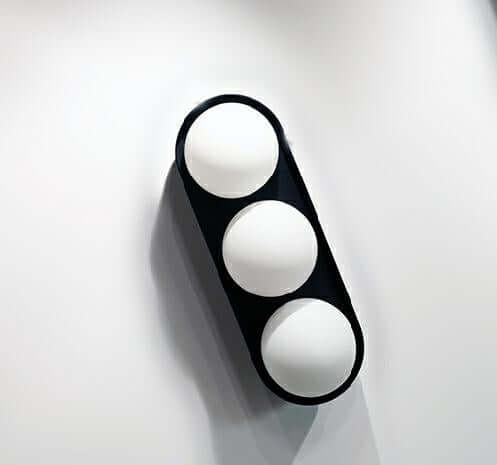 87. Nástenná lampa Drops 3 čierna