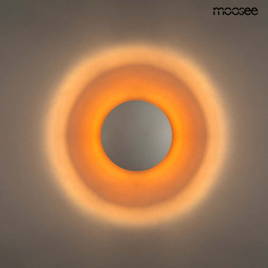 10. Nástenná lampa Eclise zlatá / biela