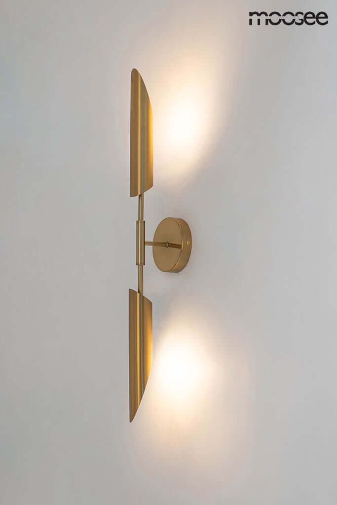 39. Nástenná lampa Locca zlatá