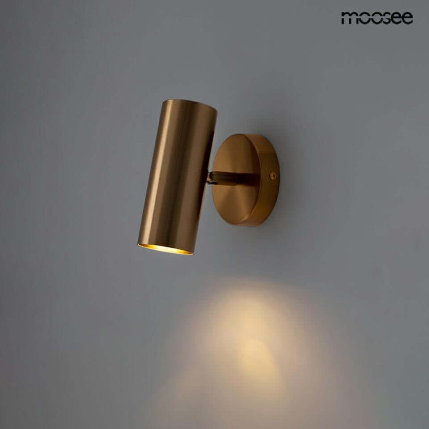 21. Zlatá bodová nástenná lampa