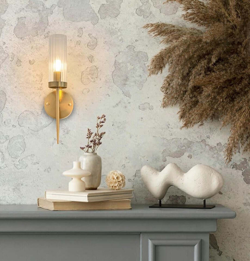 5. Zlatá nástenná lampa Torch