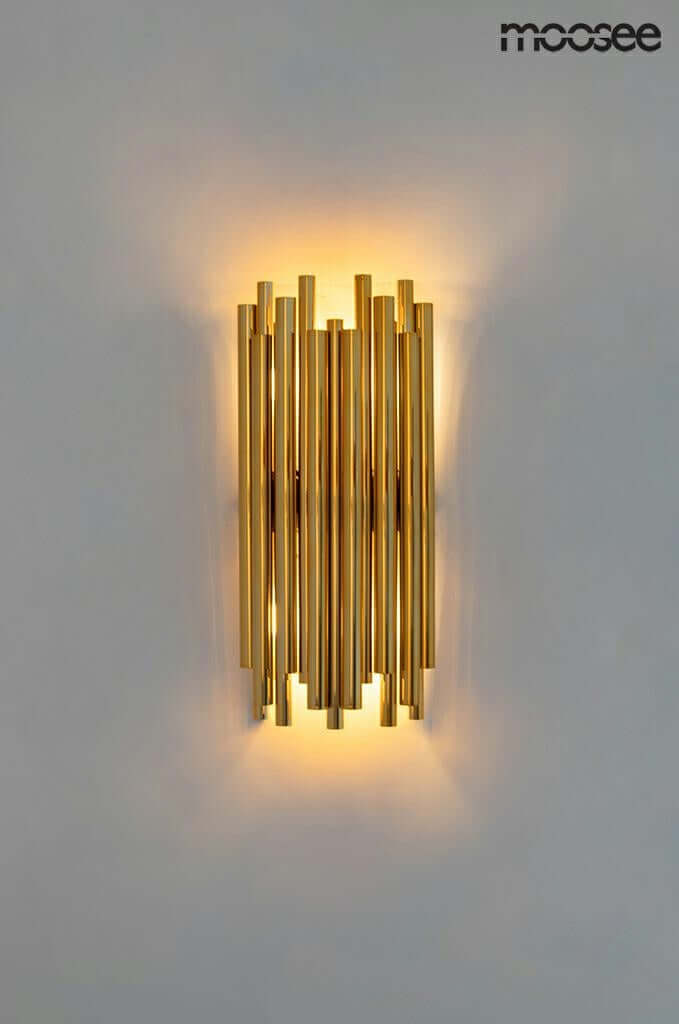 7. Nástenná lampa Tubo zlatá