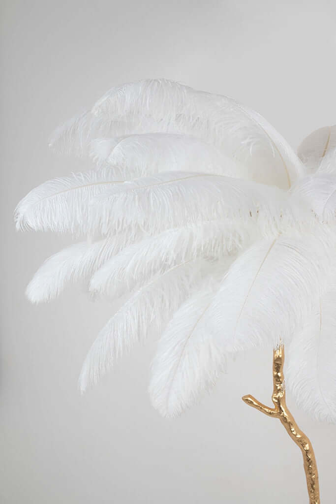 Stojacia lampa Tiffany 175 – biela mosadz / prírodné perie