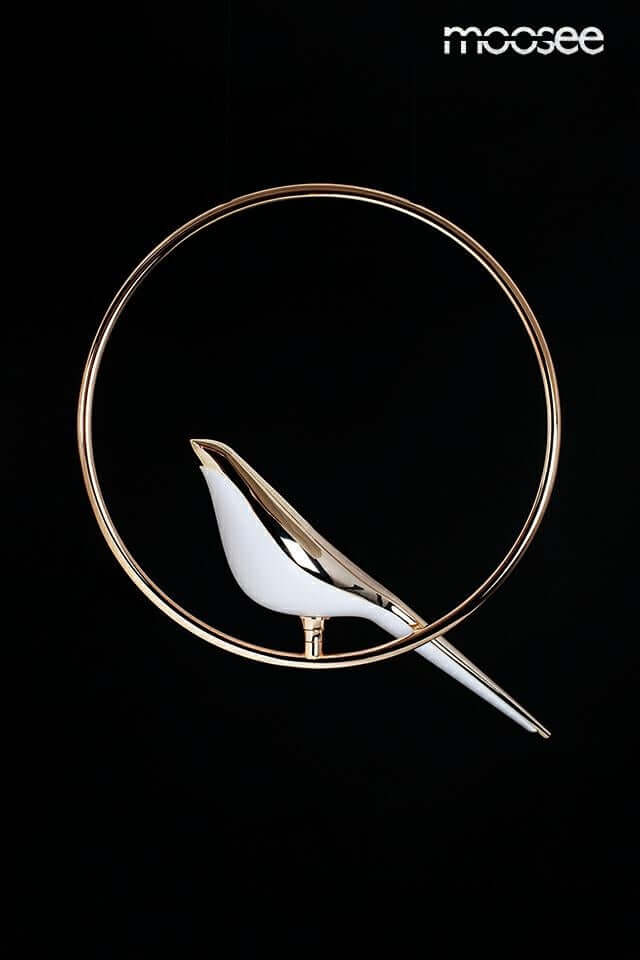 Závesná lampa s vtákom v zlatej farbe