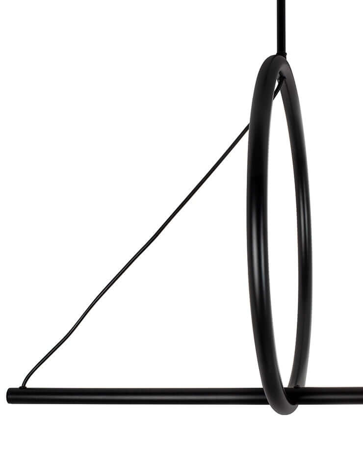 Závesná lampa čierna