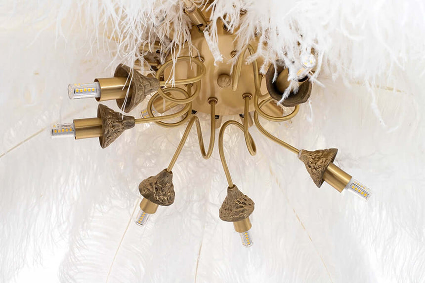 Závesná lampa Tiffany 135 – biela mosadz / prírodné perie