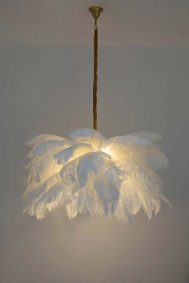 Závesná lampa Tiffany 135 – biela mosadz / prírodné perie