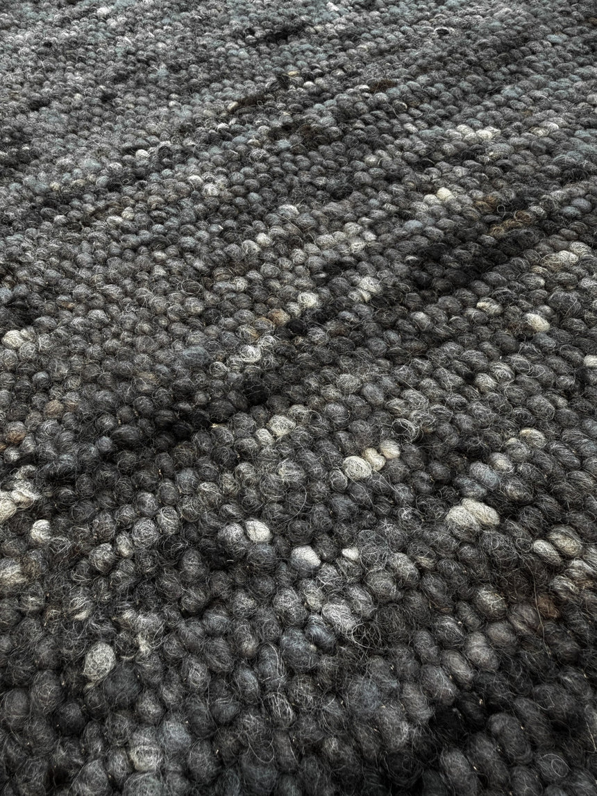Mellow Anthracite gyapjú szőnyeg szálszerkezete közelről