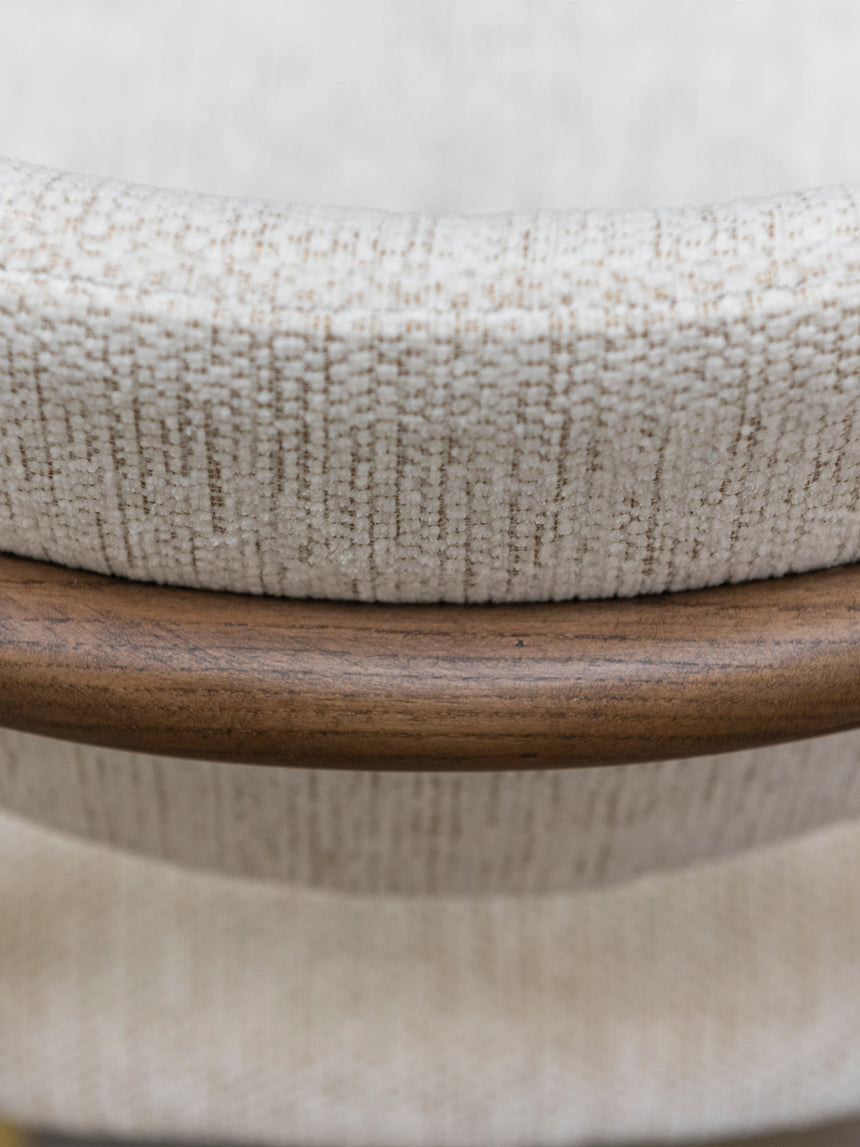 Stolička Nara, dostupná vo viacerých farbách