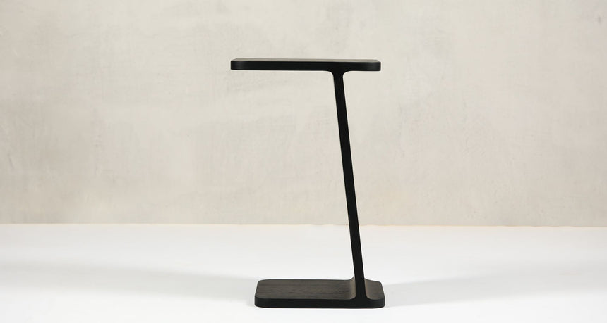 Dubový príručný stolík Dallas