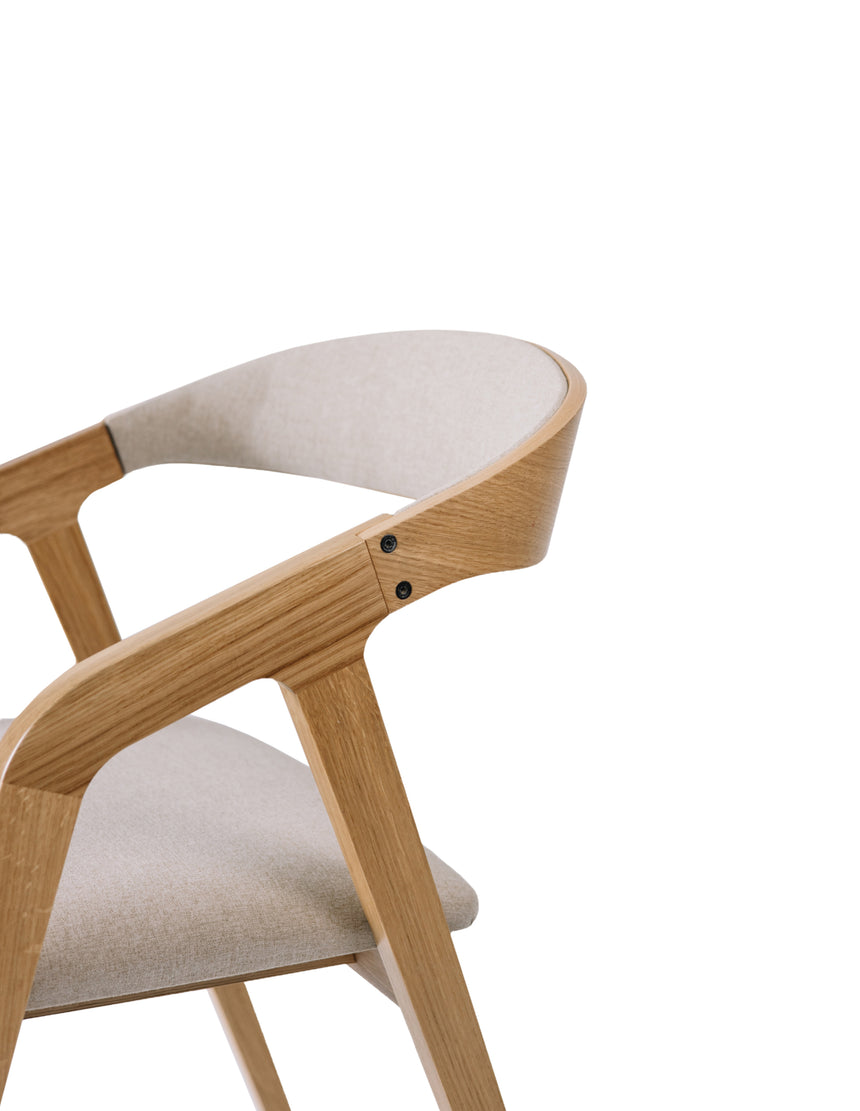 Jedálenská stolička Frame P - s voliteľným čalúnením/morením 