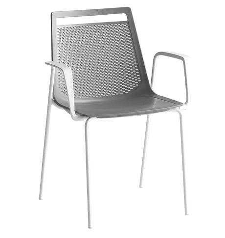 Akami karfás szék