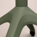 Noha stola KJ Yuna, dostupná vo viacerých farbách