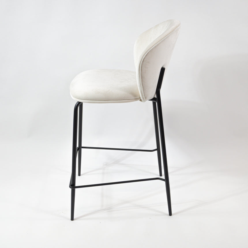 Pohodlná barová stolička KL Lily 65 cm v krémovej farbe s čiernym rámom