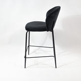 Pohodlná barová stolička KL Lily 65 cm v čiernej farbe s čiernym rámom