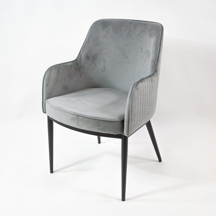 Prémiová jedálenská stolička KL Nolan v sivej farbe, zimná edícia