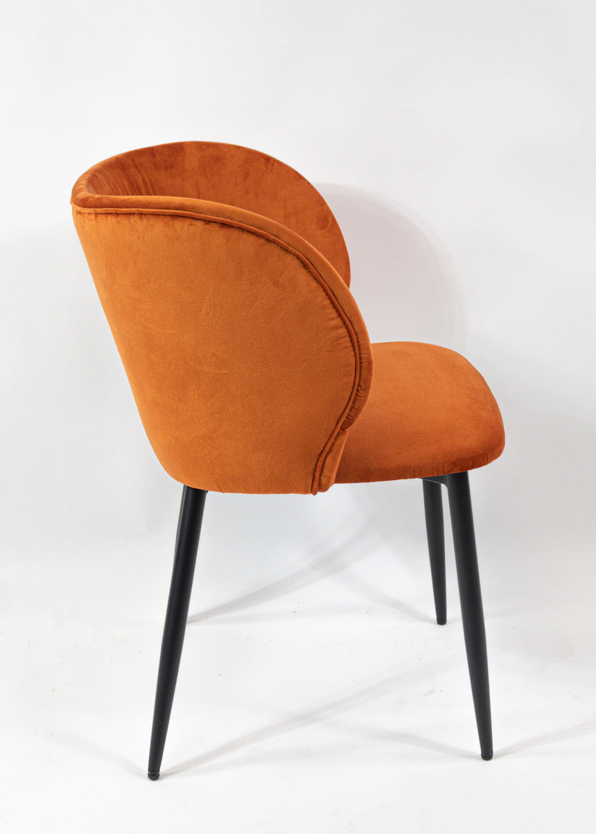KL Violet spevnená jedálenská stolička – oranžová alebo vo zvolenej farbe, limitovaná edícia