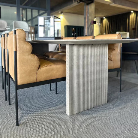 Stolička Luna, dostupná vo viacerých farbách