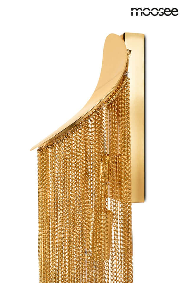 Nástenná lampa Lambada so zlatými retiazkami